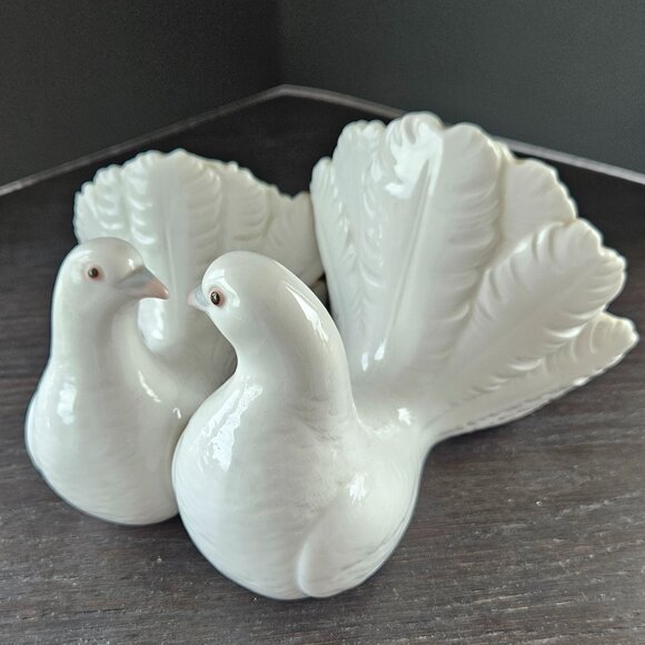 Lladro Porcelain Figurine "Two Doves" Retired 1971-1991 - Picture 1 of 9